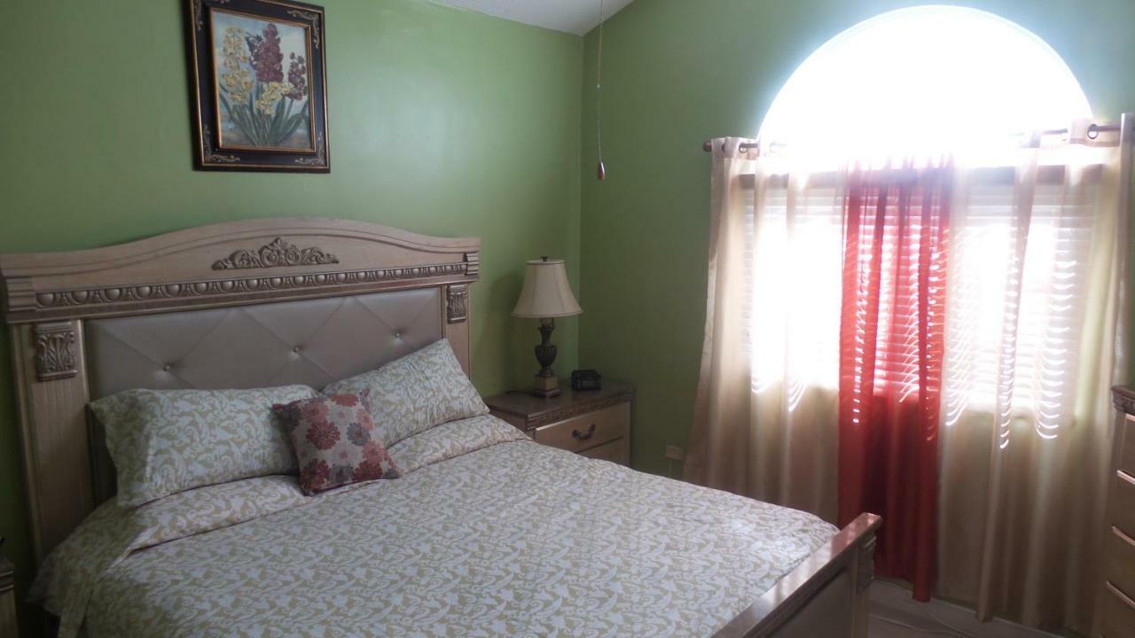 Morgan' S Two Bedroom Retreat Ellis Caymanas Luaran gambar